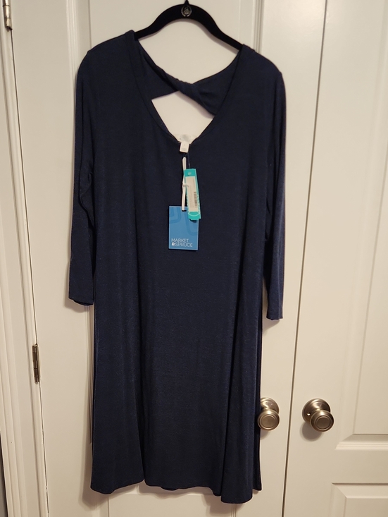 Market & Spruce Dresses & Skirts - Market & Spruce Dark Navy Twist-Back Midi Dress